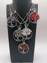 Carica l'immagine nel visualizzatore di Gallery, Alberi della Vita con pietre naturali