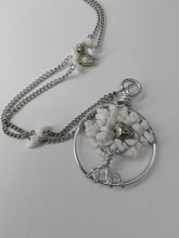 Carica l'immagine nel visualizzatore di Gallery, Alberi della Vita con pietre naturali