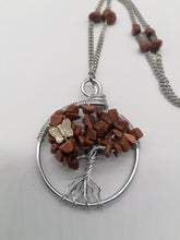 Carica l'immagine nel visualizzatore di Gallery, Alberi della Vita con pietre naturali