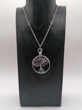 Carica l'immagine nel visualizzatore di Gallery, Alberi della Vita con pietre naturali