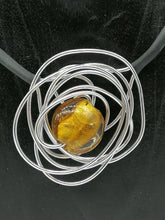 Carica l'immagine nel visualizzatore di Gallery, Collana Le Modellabili - vetro ambra