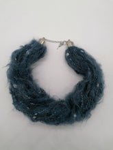 Carica l'immagine nel visualizzatore di Gallery, Collanosa ,,, fluffosa!