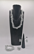 Carica l'immagine nel visualizzatore di Gallery, Orecchini Le Ingarbugliate - tra il dire e il fare