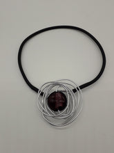 Carica l&#39;immagine nel visualizzatore di Gallery, Collana Le Modellabili - vetro viola melanzana - tra il dire e il fare
