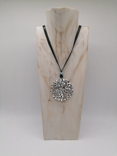 collana in camera d'aria e alluminio liscio - tra il dire e il fare