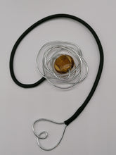 Carica l&#39;immagine nel visualizzatore di Gallery, Collana Le Modellabili - vetro ambra
