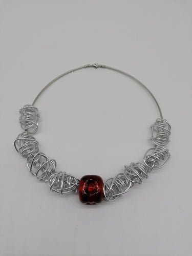 collana Le Ingarbugliate con vetro rosso - tra il dire e il fare