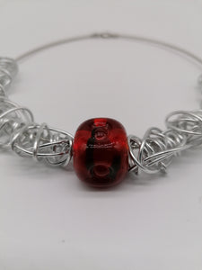 collana Le Ingarbugliate con vetro rosso - tra il dire e il fare